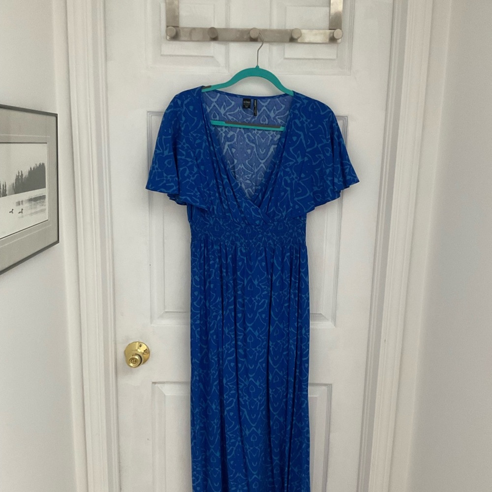 Chic Icone ( Simon’s)  Blue Patterned Maxi Dress
